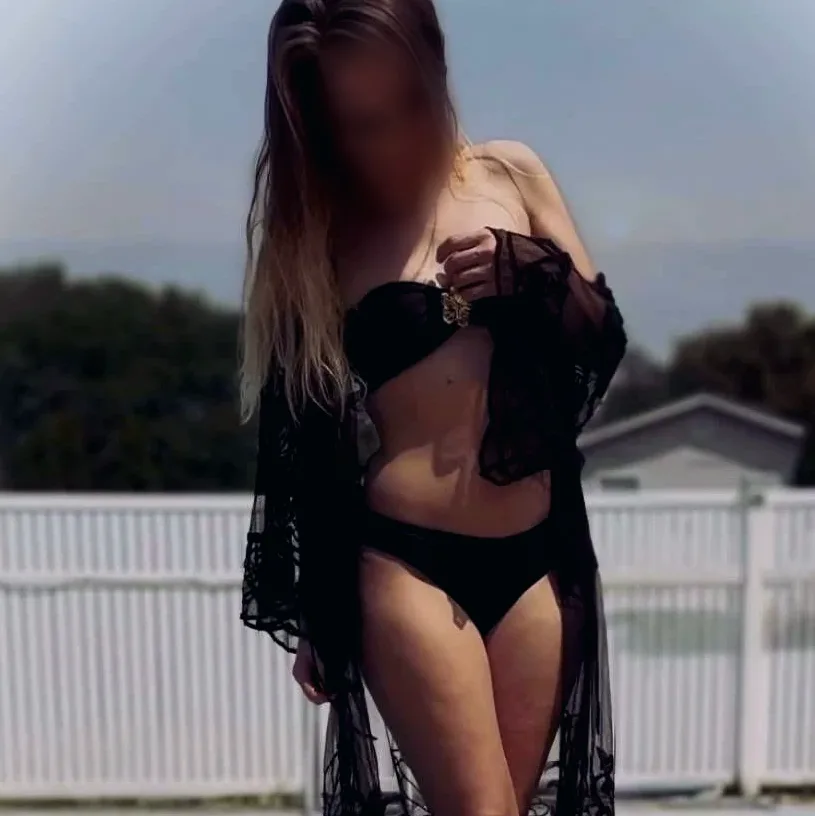 Chiara, 33