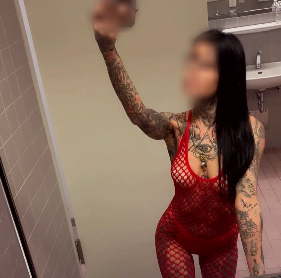 Lena, 34