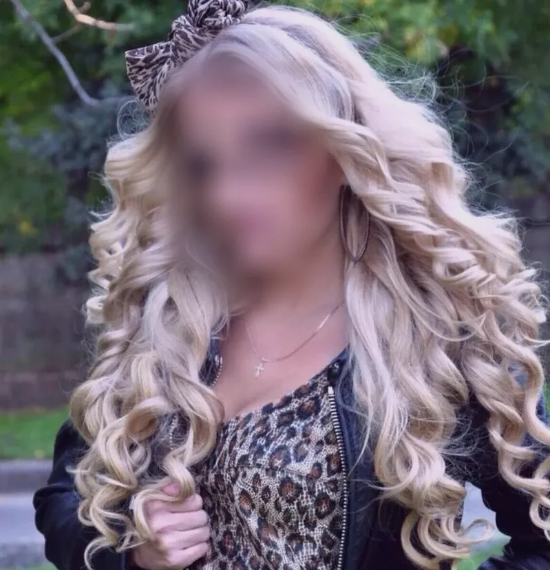 Vivien, 30